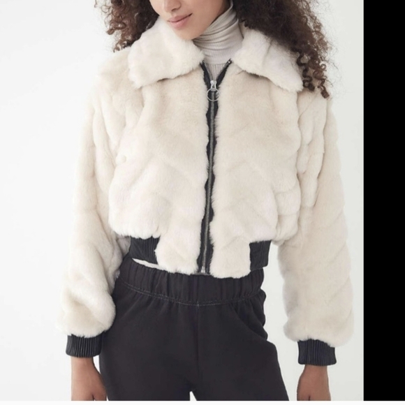 Urban Outfitters Women's Uo Francine Faux Fur Bomber Jacket - Picture 1 of 5